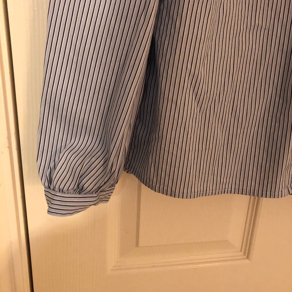 Express button up - Picture 3 of 3